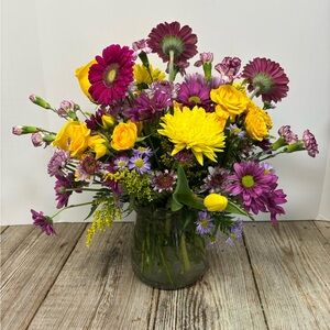 Vibrant Floral Arrangement in Glass Vase